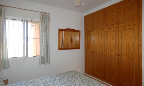 Sale - Town house -
Algorfa