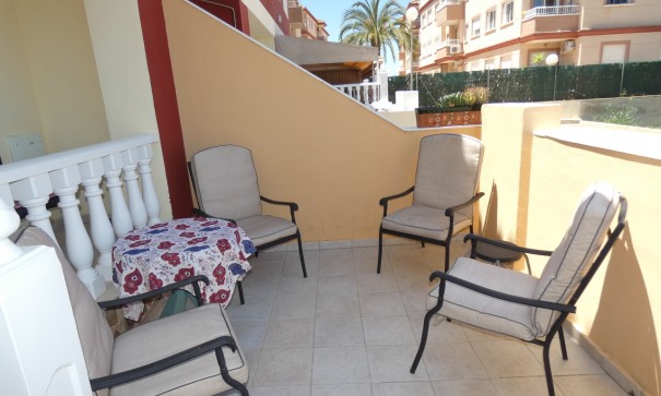 Sale - Town house -
Algorfa