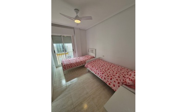 Resale - Doppelhaushälfte -
Los Altos