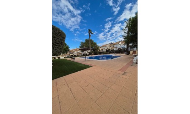 Resale - Doppelhaushälfte -
Los Altos