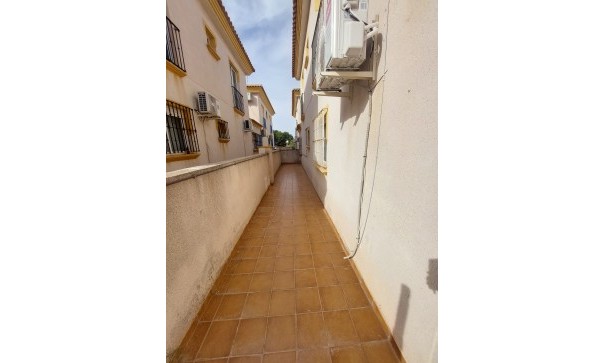 Resale - Doppelhaushälfte -
Los Altos