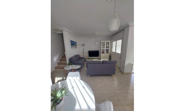 Resale - Doppelhaushälfte -
Los Altos