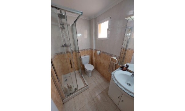 Resale - Doppelhaushälfte -
Los Altos