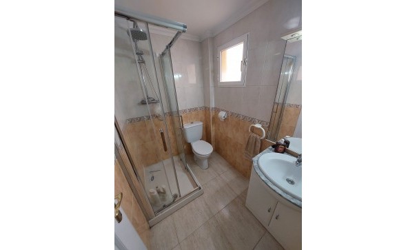 Resale - Doppelhaushälfte -
Los Altos