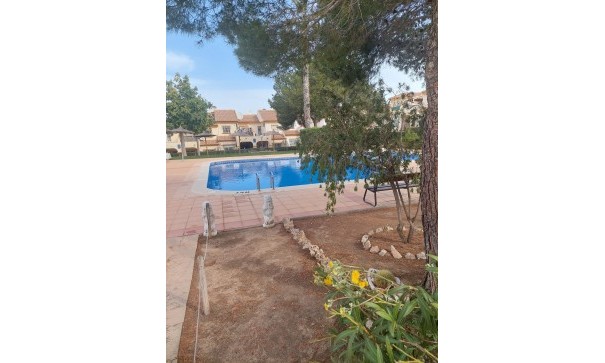 Resale - Doppelhaushälfte -
Los Altos