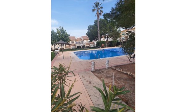 Resale - Doppelhaushälfte -
Los Altos