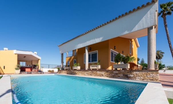 Herverkoop - Finca Landelijk pand -
Orihuela - Correntías Medias