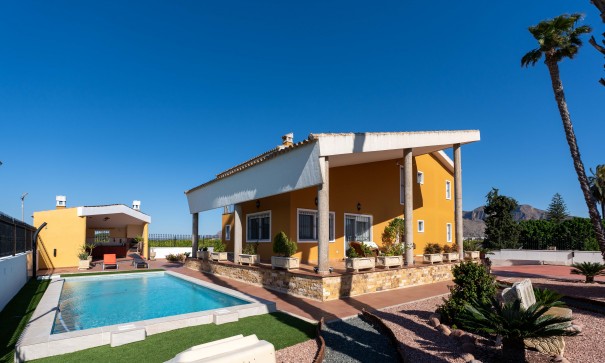 Herverkoop - Finca Landelijk pand -
Orihuela - Correntías Medias