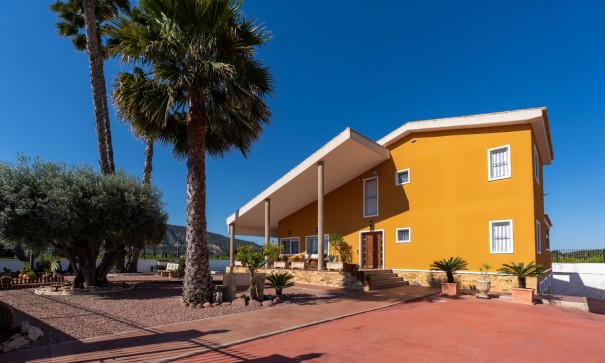 Videresalg - Finca landejendom -
Orihuela